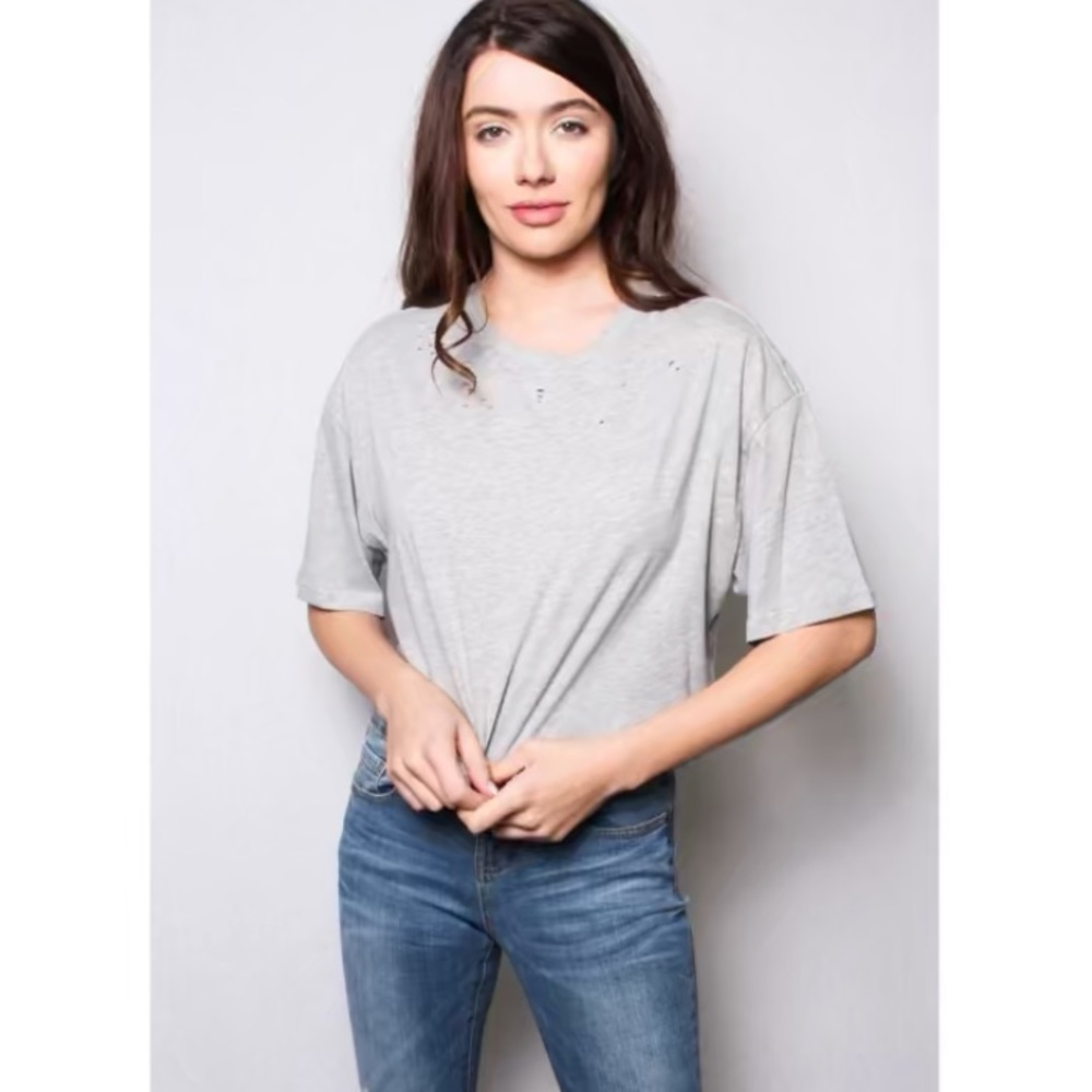 GREY DISTRESSED CROP TEE